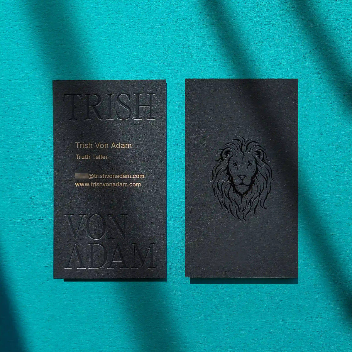 Best Black Business Cards: Design Ideas and Premium Finishes