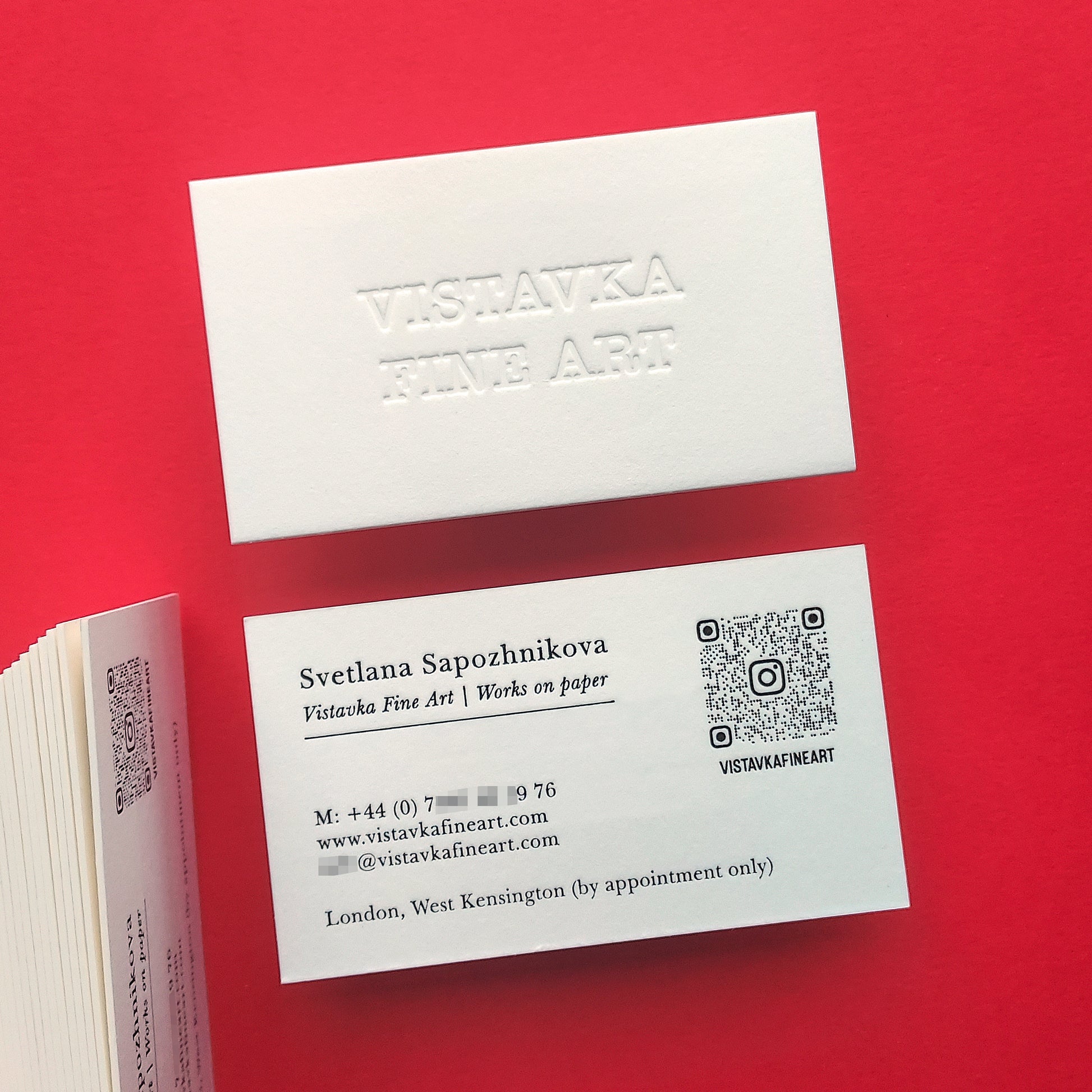 Luxury embossed card with cotton grain